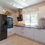 Villa Maslina *